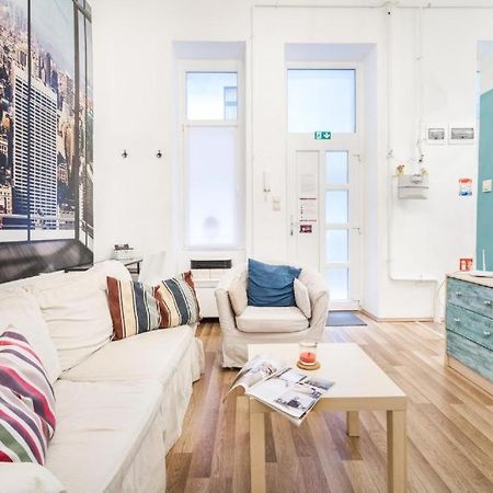 Colorwave Studio Home Budapest Luaran gambar