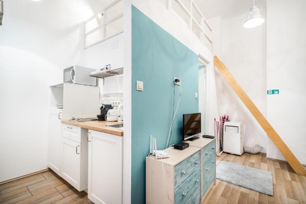 Colorwave Studio Home Budapest Luaran gambar