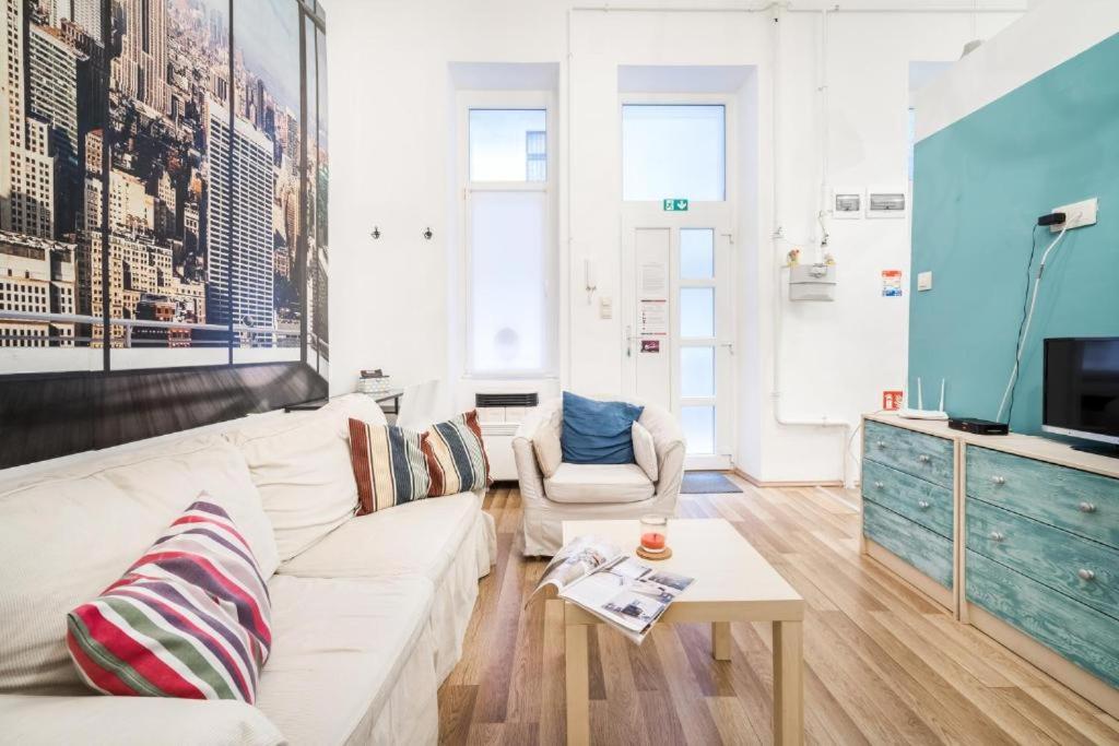 Colorwave Studio Home Budapest Luaran gambar