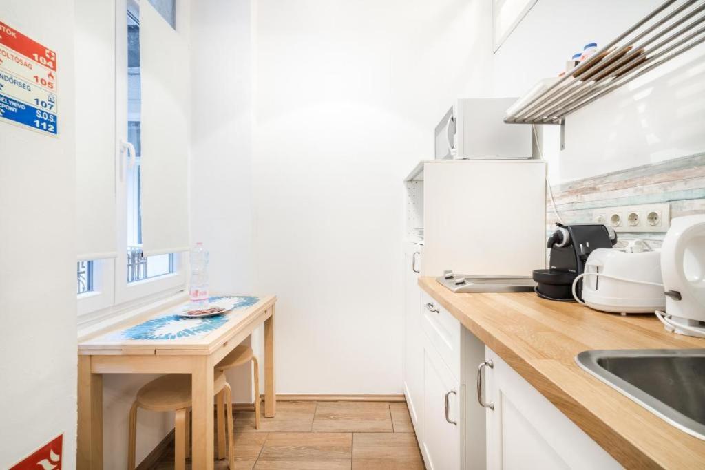 Colorwave Studio Home Budapest Luaran gambar